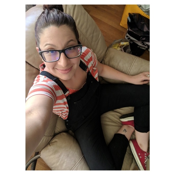 MEET YOUR POSHER! - Picture 8 of 8